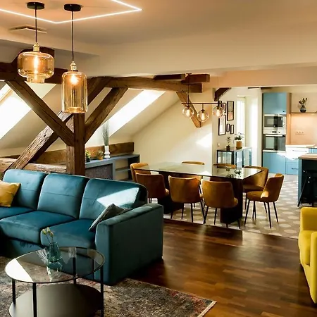 Room42 - & Hotel *