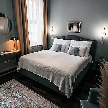 Room42 - &