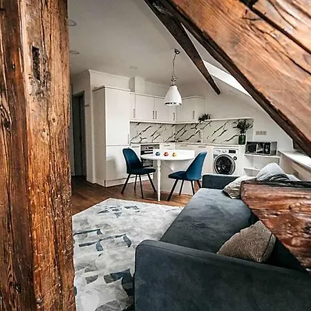 Room42 - & * Esztergom
