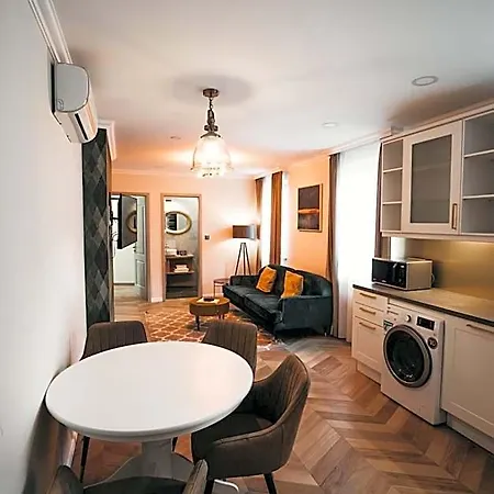 Room42 - & Hotel *