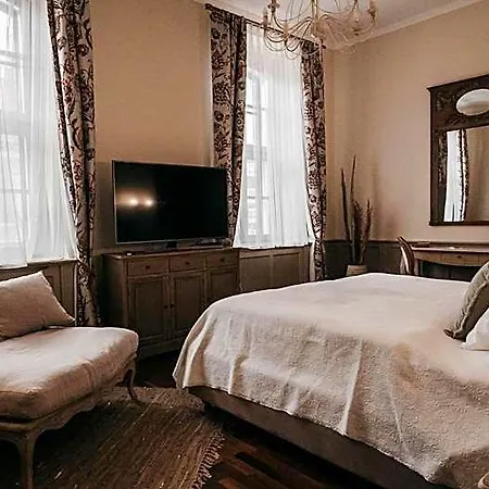 Room42 - & Hotel